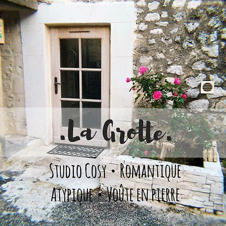 La Grotte La Garde Adhemar Exterior photo