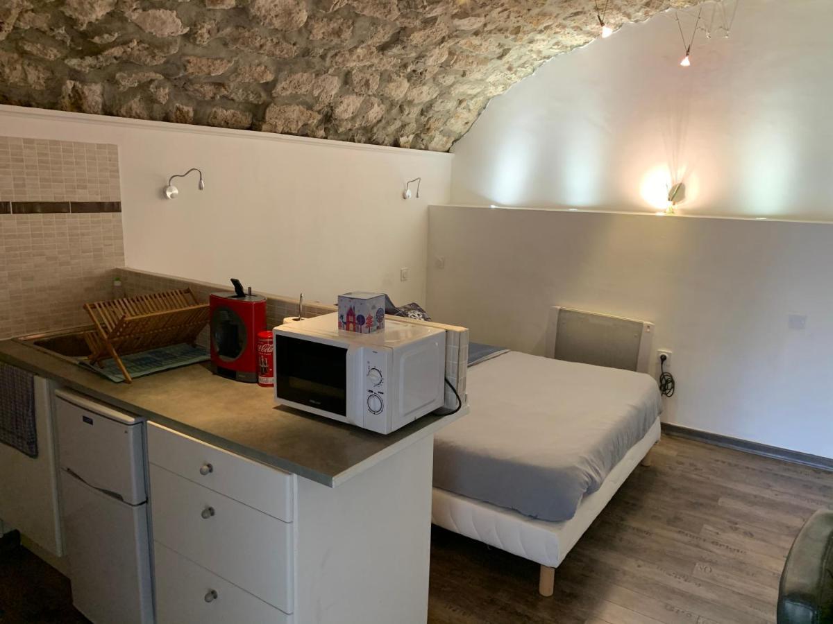 La Grotte La Garde Adhemar Exterior photo
