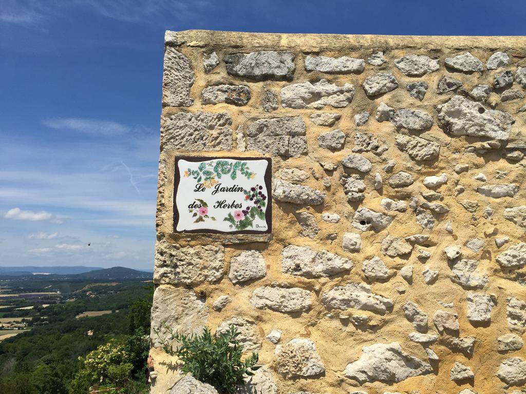 La Grotte La Garde Adhemar Exterior photo