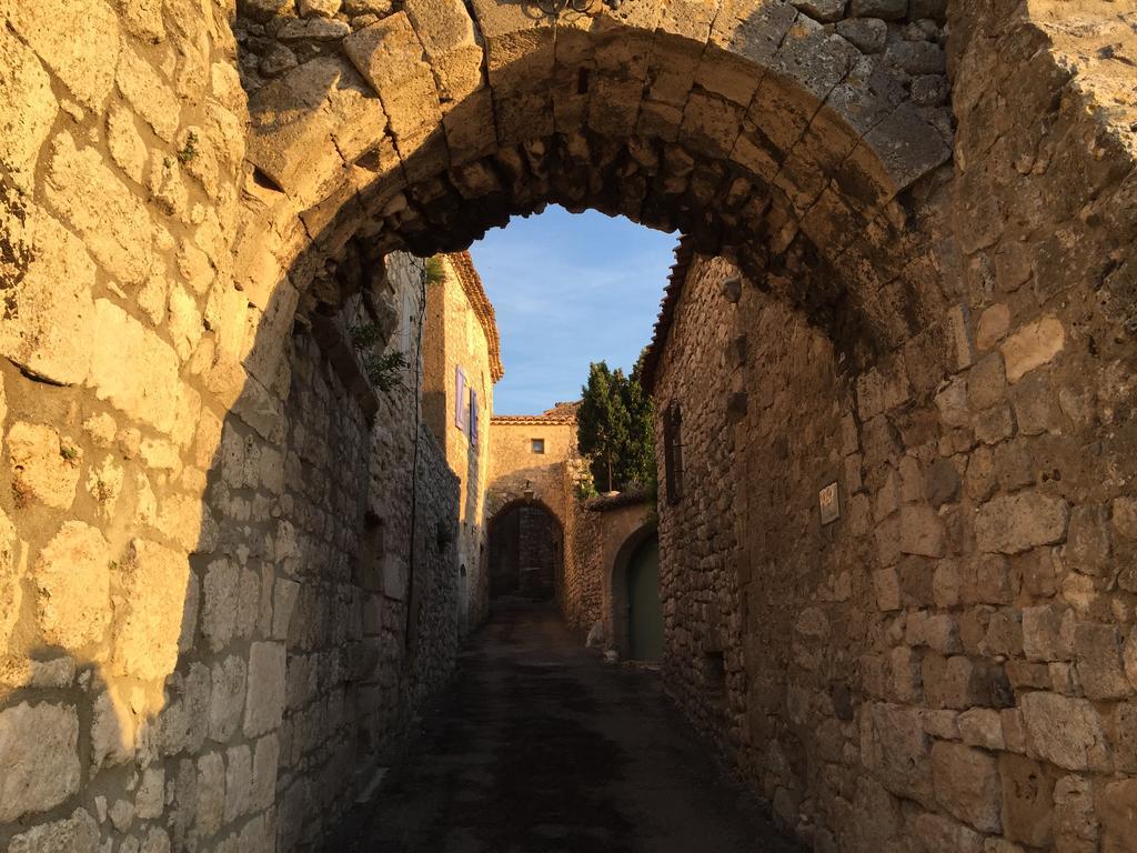 La Grotte La Garde Adhemar Exterior photo