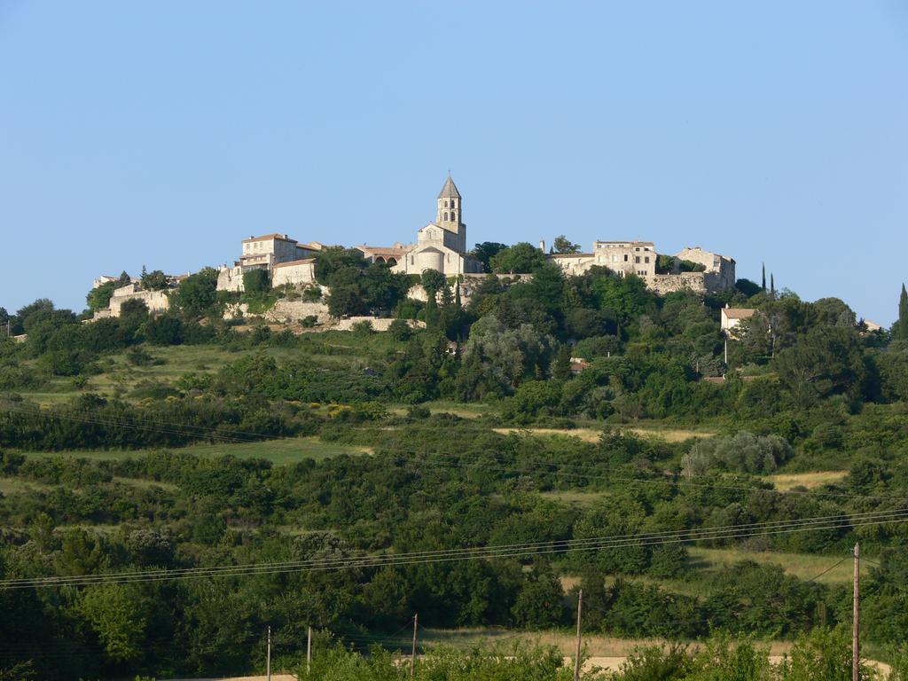 La Grotte La Garde Adhemar Exterior photo